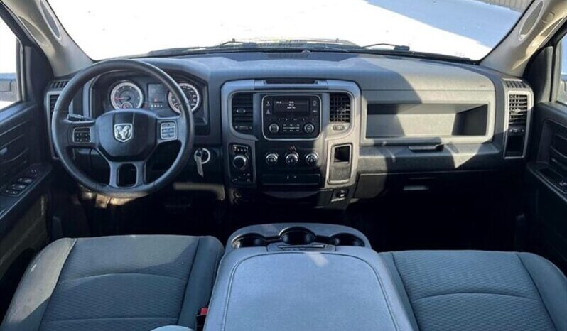 
								2017 Ram 1500 ST Crew Cab 4X4 full									