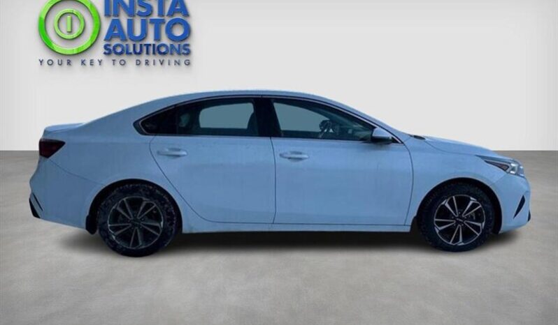 
								2023 Kia Forte EX FWD full									