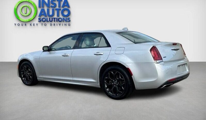 
								2022 Chrysler 300 Touring L AWD full									