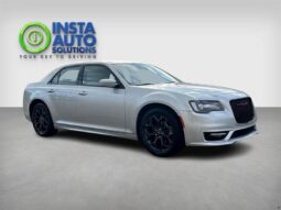 
										2022 Chrysler 300 Touring L AWD full									