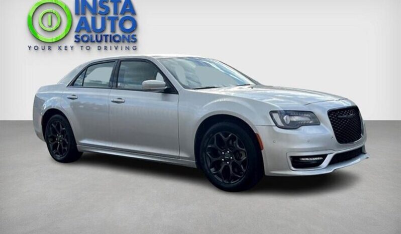 
								2022 Chrysler 300 Touring L AWD full									