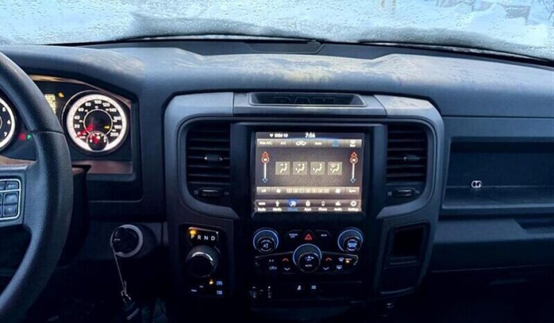 
								2019 Ram 1500 Express Crew Cab 4×4 5.7L Hemi full									