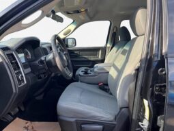 
										2017 Ram 1500 Express Crew Cab 4×4 5.7L Hemi full									