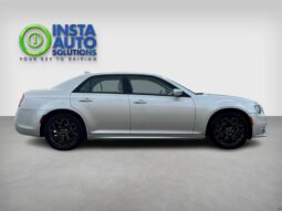 
										2022 Chrysler 300 Touring L AWD full									