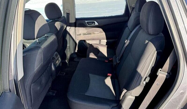 
								2017 Nissan Pathfinder SV 4×4 full									