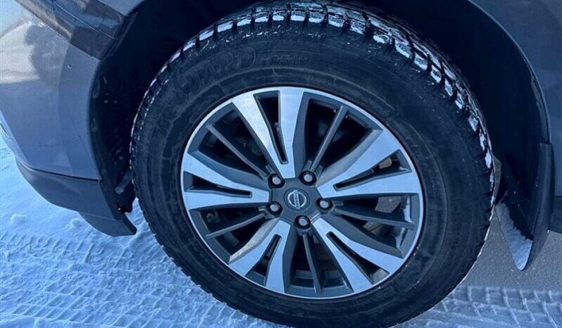 
								2017 Nissan Pathfinder SV 4×4 full									