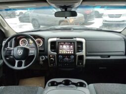 
										2017 Ram 1500 Quad Cab Express 4×4 5.7L Hemi full									