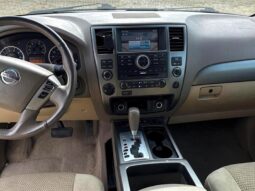 
										2013 Nissan Armada SV 4×4 full									