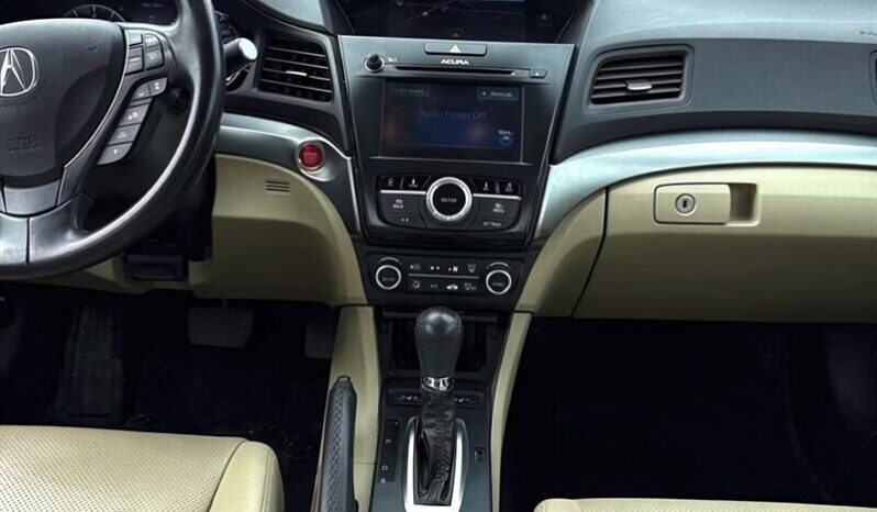 
								2017 Acura ILX Premium full									