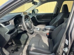 
										2024 Toyota RV4 LE AWD full									