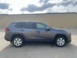 
										2024 Toyota RV4 LE AWD full									