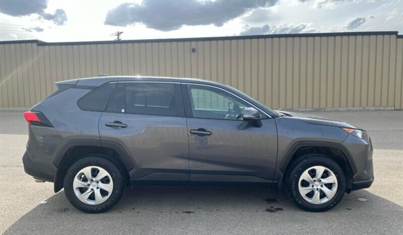 
								2024 Toyota RV4 LE AWD full									