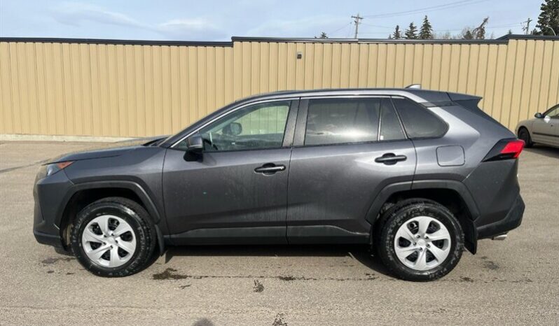 
								2024 Toyota RV4 LE AWD full									