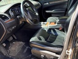 
										2017 Chrysler 300C Platinum full									