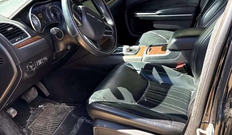 
								2017 Chrysler 300C Platinum full									