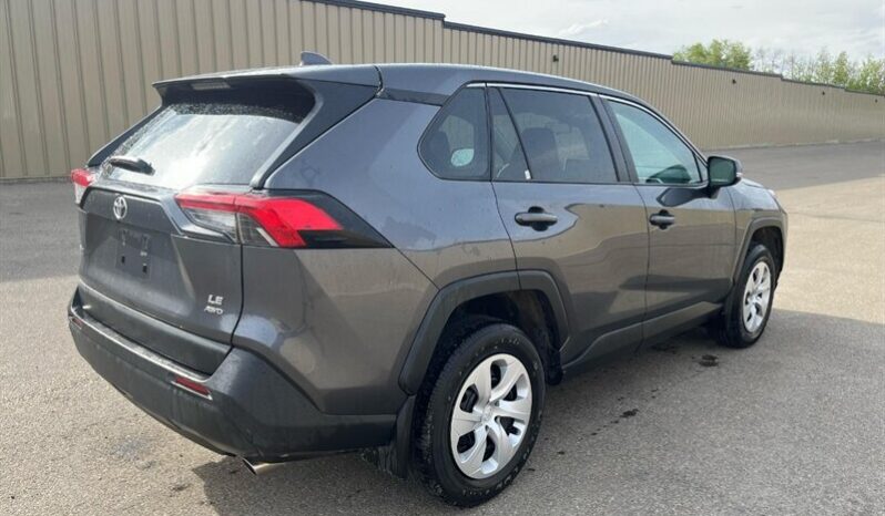 
								2024 Toyota RV4 LE AWD full									