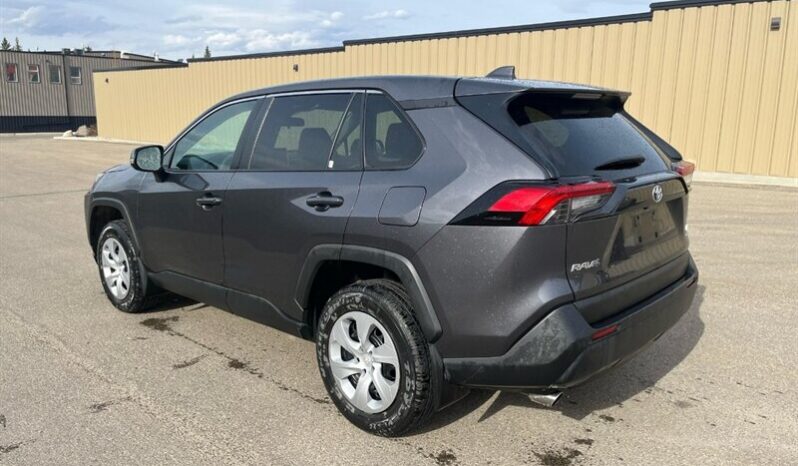 
								2024 Toyota RV4 LE AWD full									