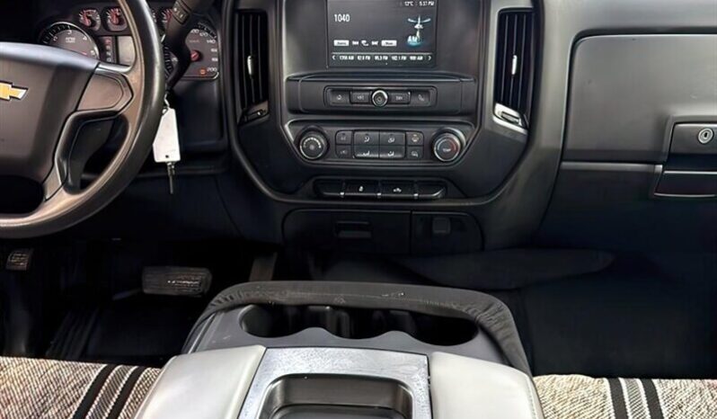 
								2019 Chevrolet Silverado 2500 WT Crew Cab 4×4 full									