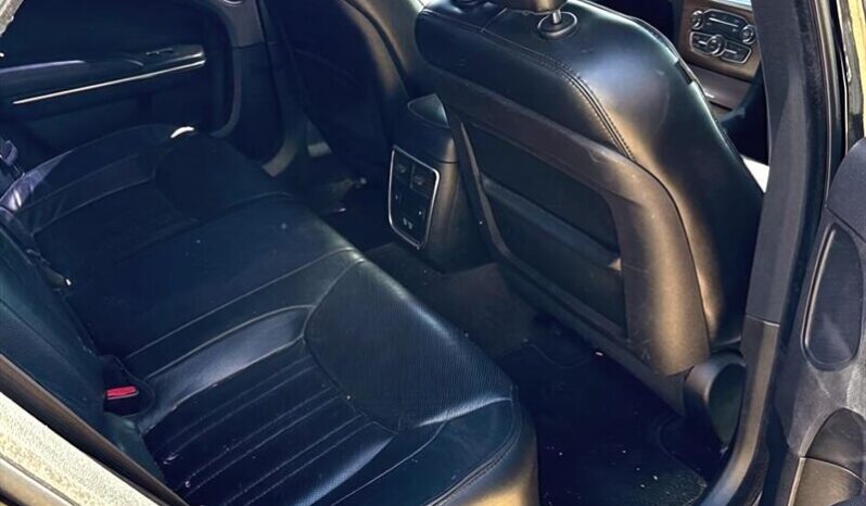 
								2017 Chrysler 300C Platinum full									