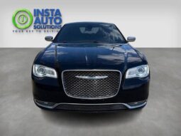 
										2017 Chrysler 300C Platinum full									