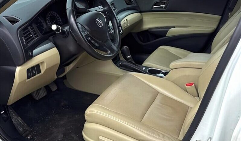 
								2017 Acura ILX Premium full									
