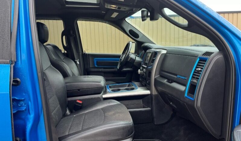 
								2018 Ram 1500 Sport Crew Cab 4×4 5.7L Hemi full									