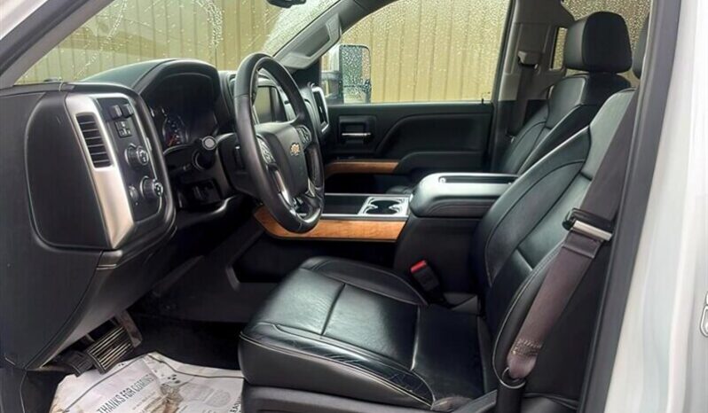 
								2017 Chevrolet Silverado 1500 LTZ Crew Cab 4×4 5.3L full									