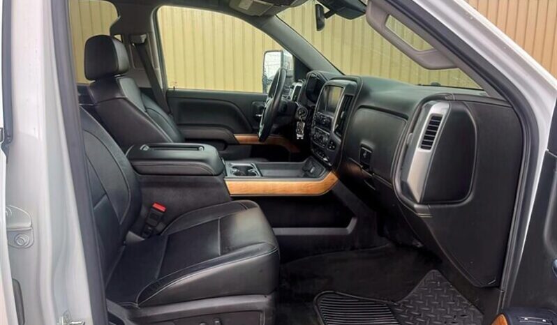 
								2017 Chevrolet Silverado 1500 LTZ Crew Cab 4×4 5.3L full									