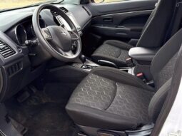 
										2024 Mitsubishi RVR ES full									