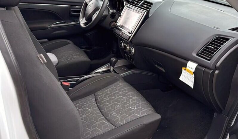 
								2024 Mitsubishi RVR ES full									