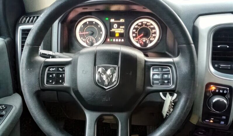 
								2017 Ram 1500 Quad Cab Express 4×4 5.7L Hemi full									