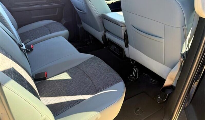 
								2020 Ram 1500 Express Crew Cab 4×4 5.7L Hemi full									