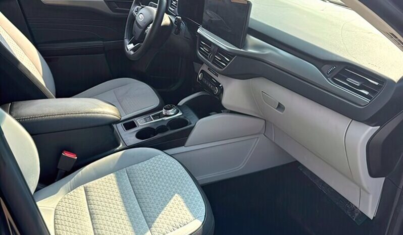 
								2023 Ford Escape Active AWD full									
