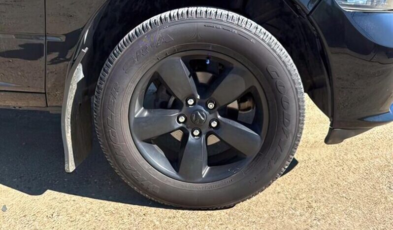 
								2020 Ram 1500 Express Crew Cab 4×4 5.7L Hemi full									