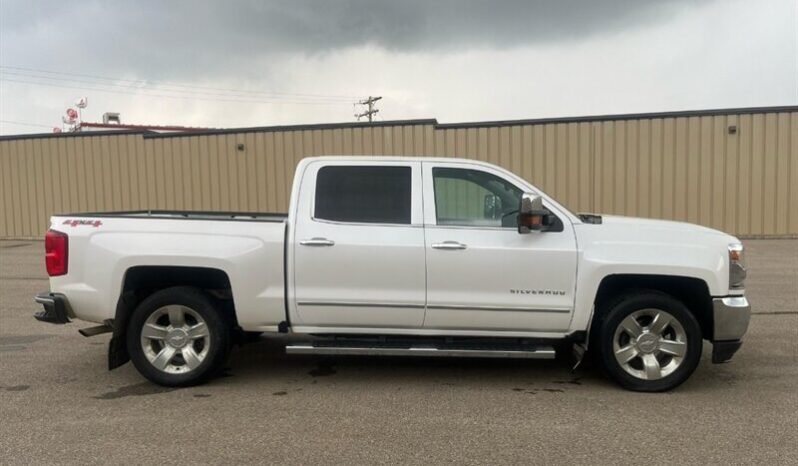
								2017 Chevrolet Silverado 1500 LTZ Crew Cab 4×4 5.3L full									