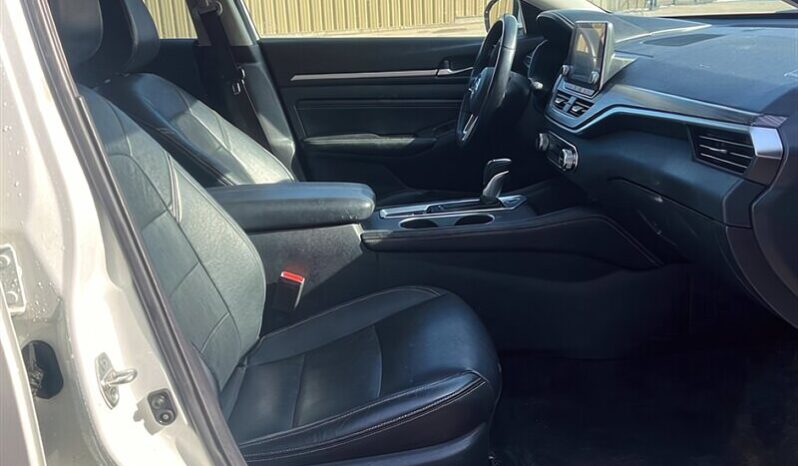 
								2019 Nissan Altima Platinum AWD full									