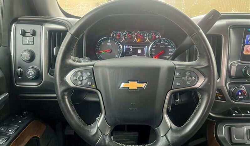 
								2017 Chevrolet Silverado 1500 LTZ Crew Cab 4×4 5.3L full									