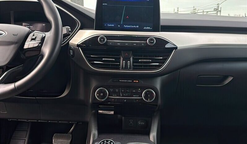 
								2022 Ford Escape SE AWD full									