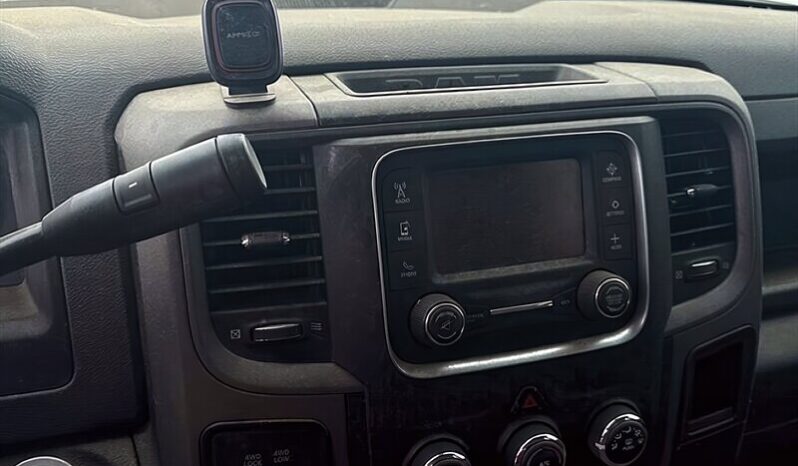
								2017 Ram 1500 Quad Cab Express 4×4 5.7L Hemi full									
