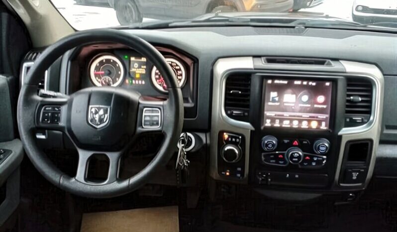 
								2017 Ram 1500 Quad Cab Express 4×4 5.7L Hemi full									