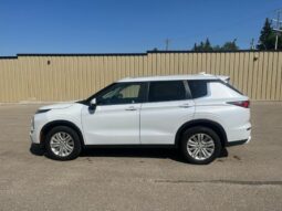 
										2024 Mitsubishi Outlander LE Limited AWD full									