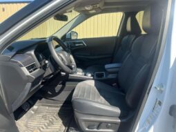 
										2024 Mitsubishi Outlander LE Limited AWD full									