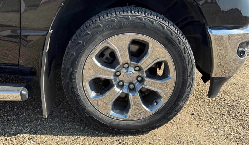 
								2021 Ram 1500 Big Horn Crew Cab 4×4 5.7L Hemi full									