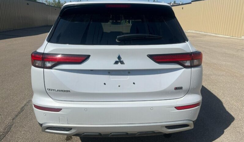 
								2024 Mitsubishi Outlander LE Limited AWD full									