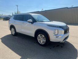 
										2024 Mitsubishi Outlander LE Limited AWD full									