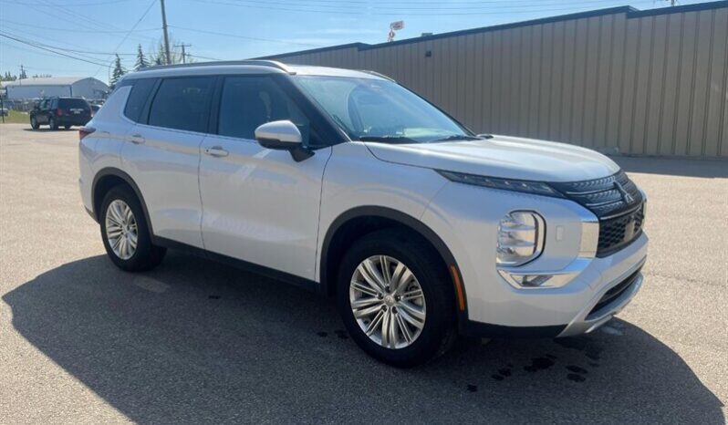 
								2024 Mitsubishi Outlander LE Limited AWD full									