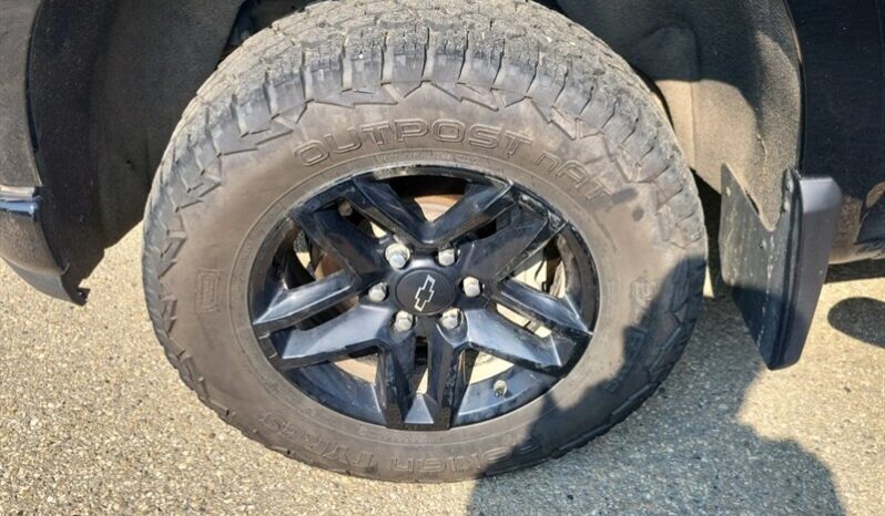 
								2022 Chevrolet Silverado Custom Trail Boss Crew Cab 4×4 full									