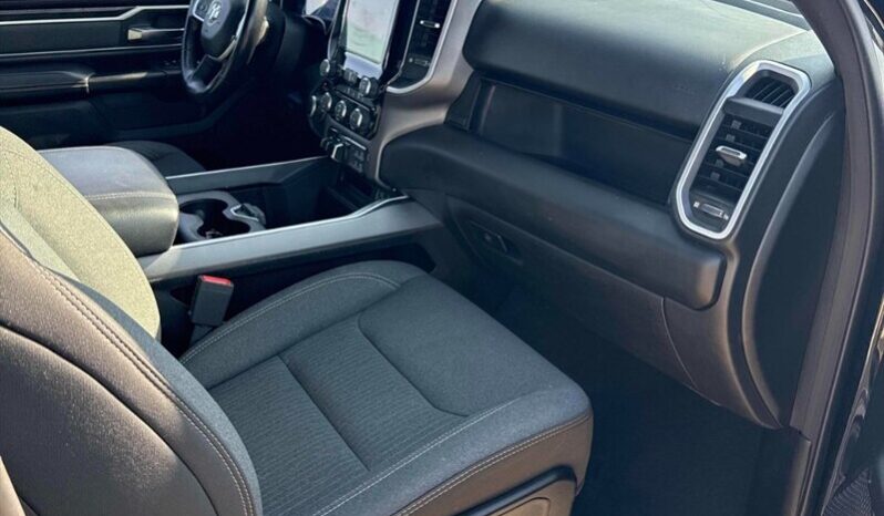 
								2021 Ram 1500 Big Horn Crew Cab 4×4 5.7L Hemi full									