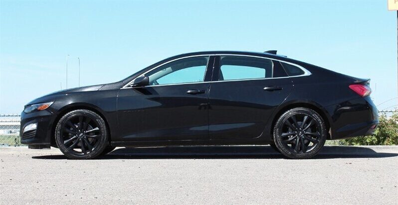 
								2023 Chevrolet Malibu LT Midnight Edition Sunroof full									