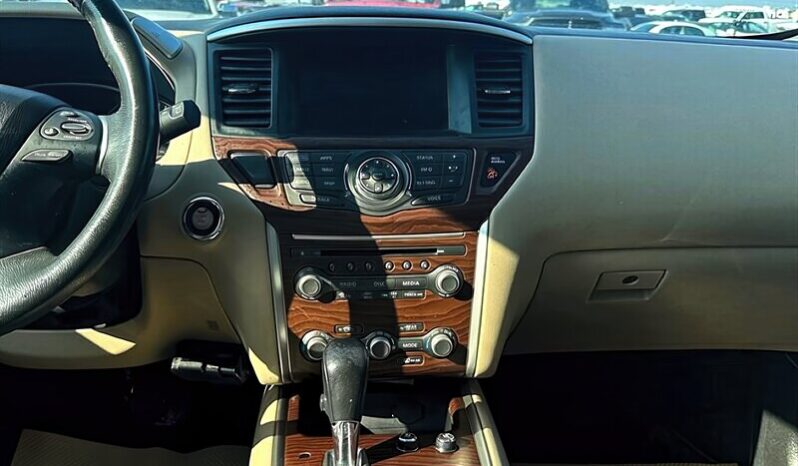 
								2017 Nissan Pathfinder Platinum 4X4 full									